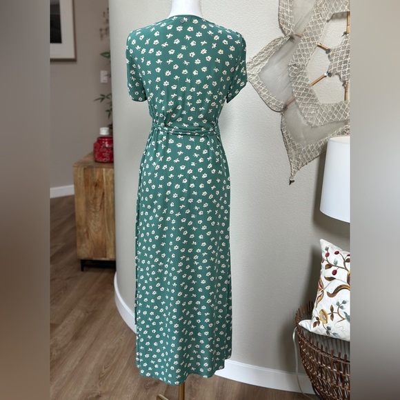 Billabong brand short sleeve tie wrap midi dress - Picture 5 of 10